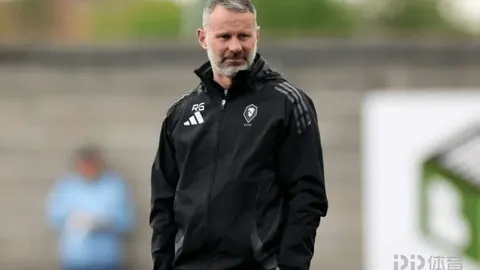 雷特吉离场引替补席激情，教练透露全场出场有隐患